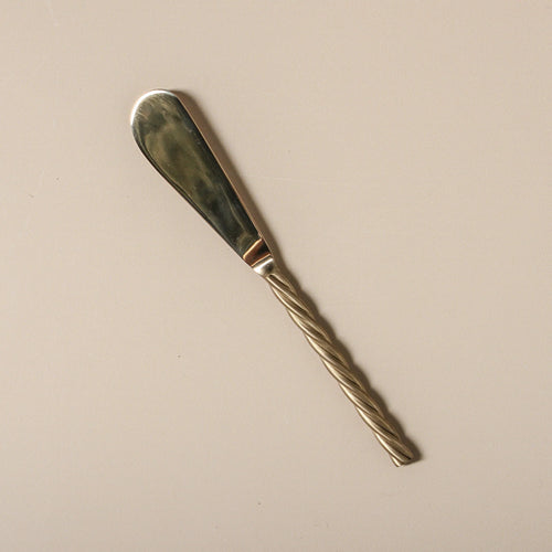Twisted Spread Knife