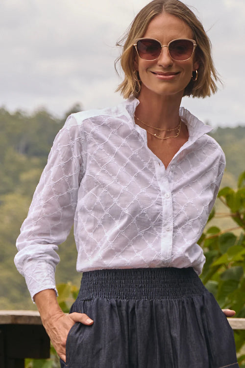 Imani Shirt White Daisy Lattice