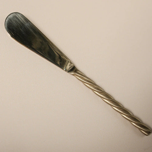 Twisted Spread Knife