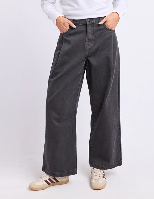 Zaria Pleat Jeans - Washed Black