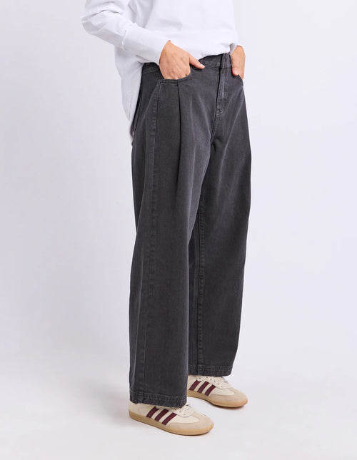 Zaria Pleat Jeans - Washed Black